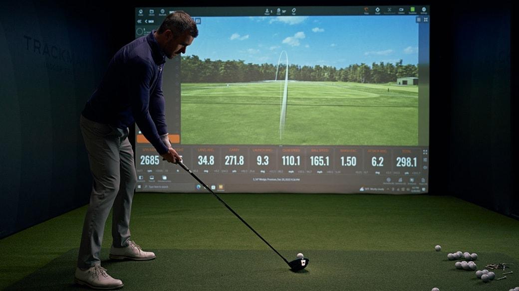 Golf Launch Monitor Buying Guide 2026: Camera vs. Radar, Indoor vs. Outdoor